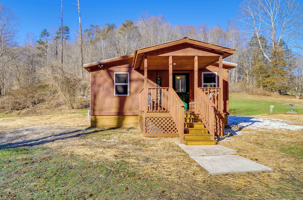 Peaceful Beattyville Cabin Near Red River Gorge! view 3