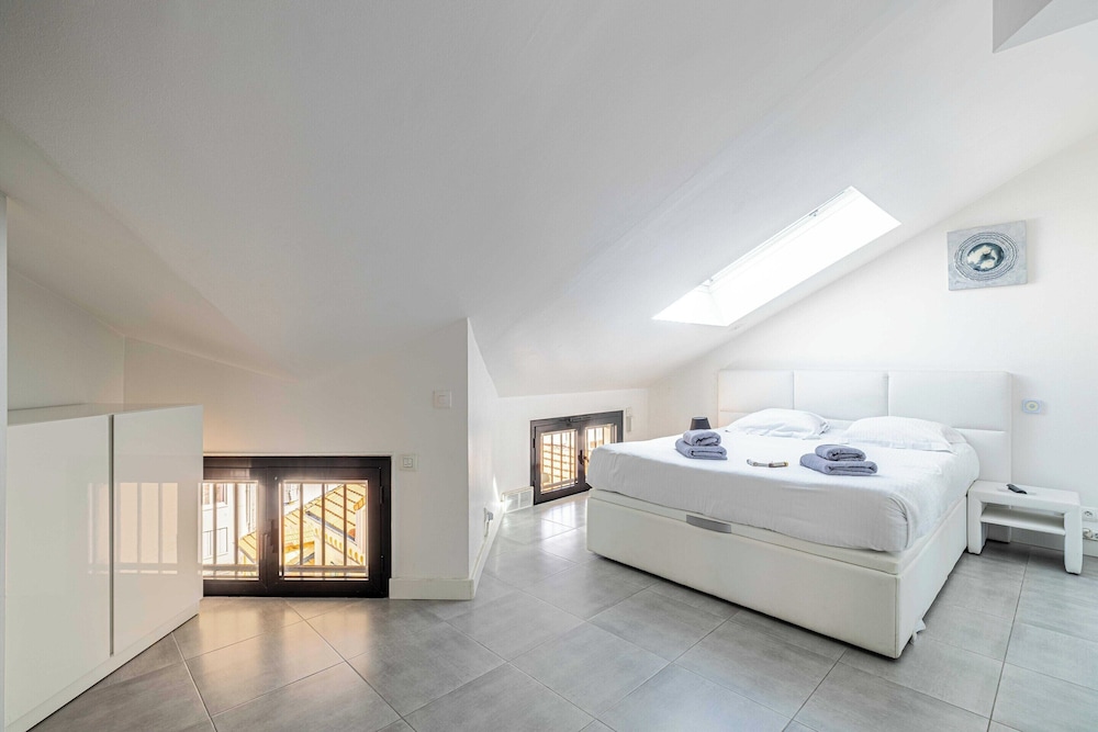 Luxury Penthouse 120ma2 in the Heart of Cannes