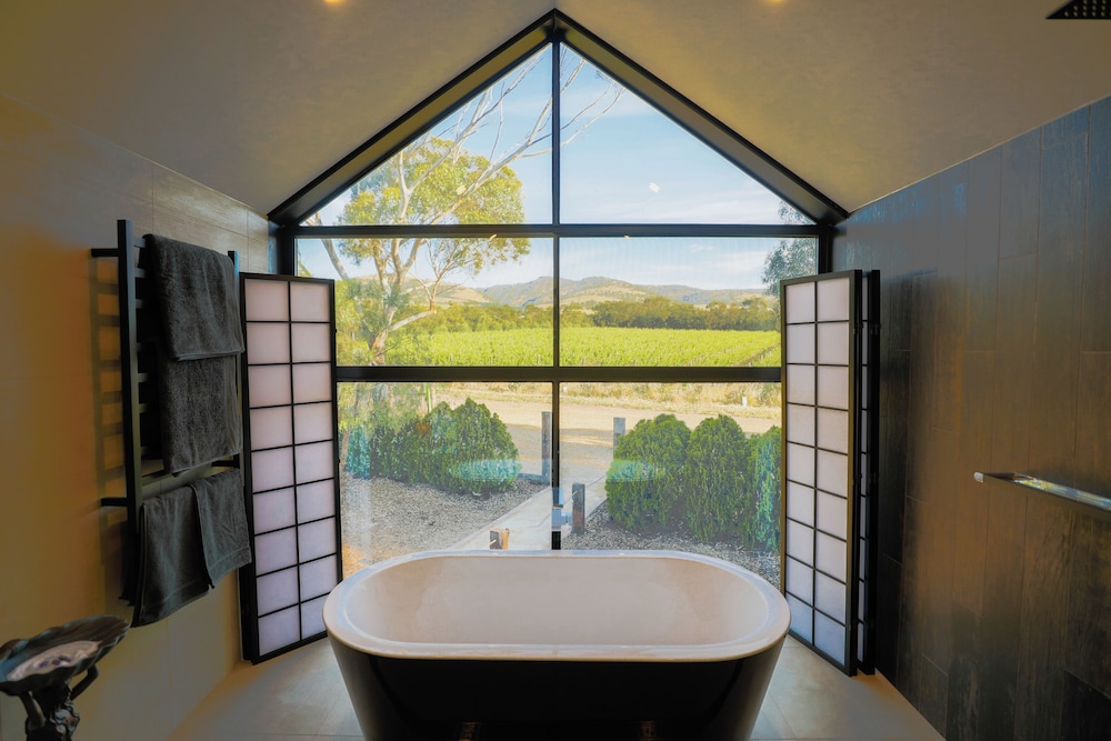 Old Chaff Mill Retreat - - luxury vineyard accommodation