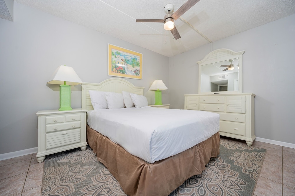 Island Winds East 311 3 Bedroom Condo