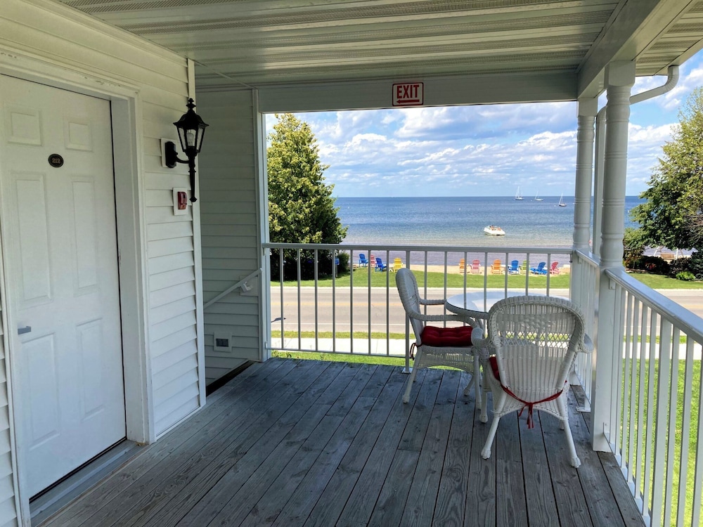 Bay Breeze Resort