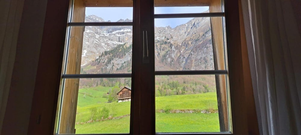 Alpine Chalet With Mountain Views & Tranquillity