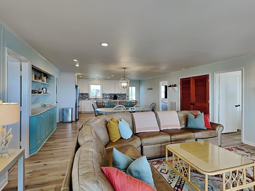 Polly's Place by Topsail Realty