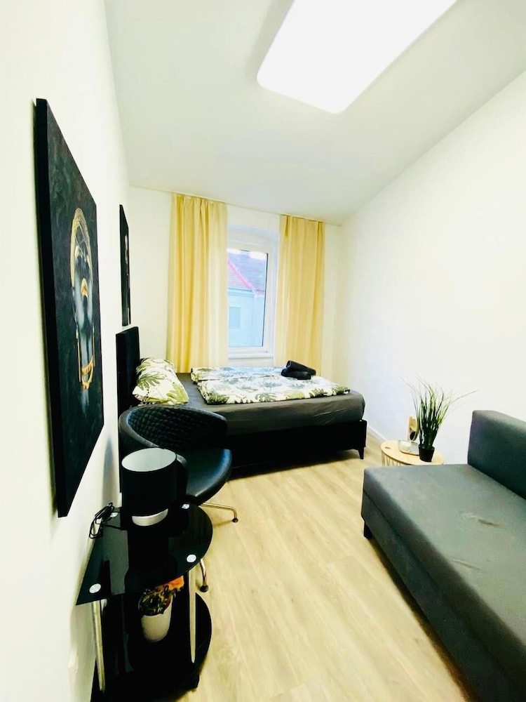 7BR Apt for 15P Near Schönbrunn
