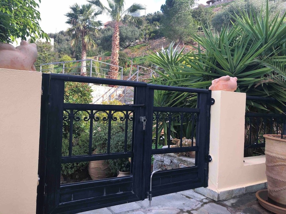 Villa With Pool Sea View Fitness