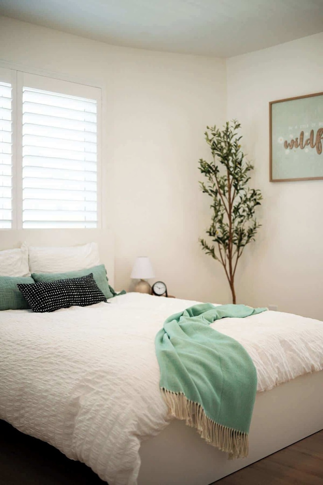 Cozy Retreat Near Downtown Perfect for Families