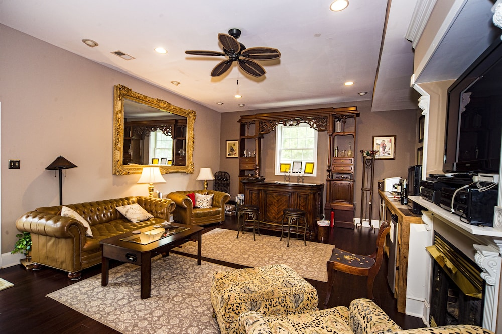 Stone Manor Boutique Inn - Property Image 5