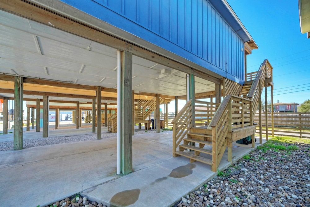 2 Homes, Sleeps 16, Shared Pool+boat Dock Laguna Village Serenity by Avantstay
