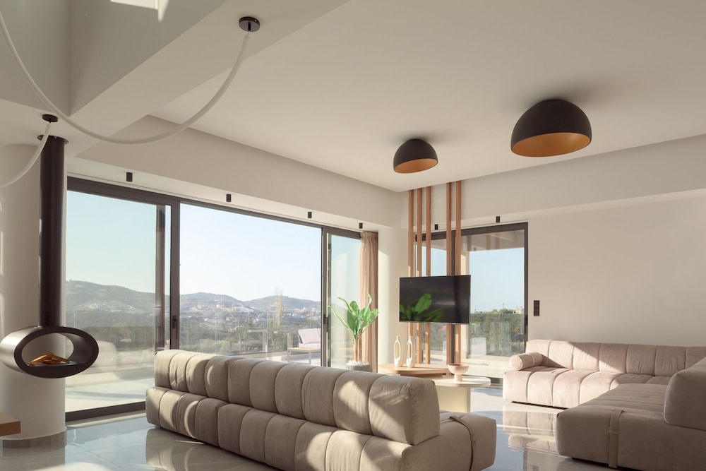 Luxurious Villa Dias With Tennis Court by Estia