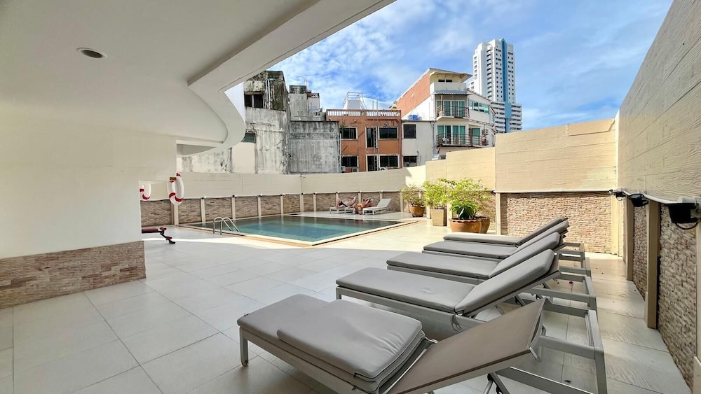Heritage - Modern Studio Shared Pool, City Centre