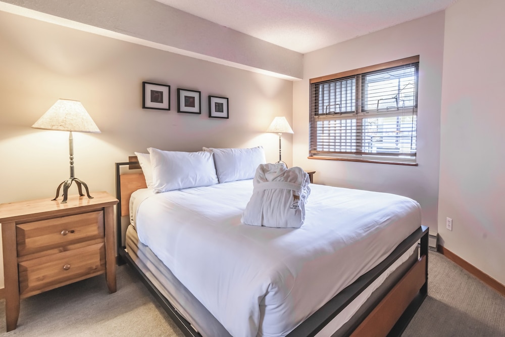 Whistler Vacation Club Lake Placid Lodge - 103