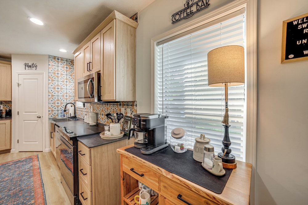 Lake Access, Pools & More: Family Home in Stanwood