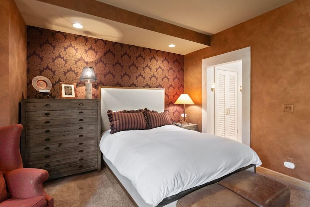 Trail's End Lodge - 4 Bedroom Residence w/ Spa #13 4 Condo