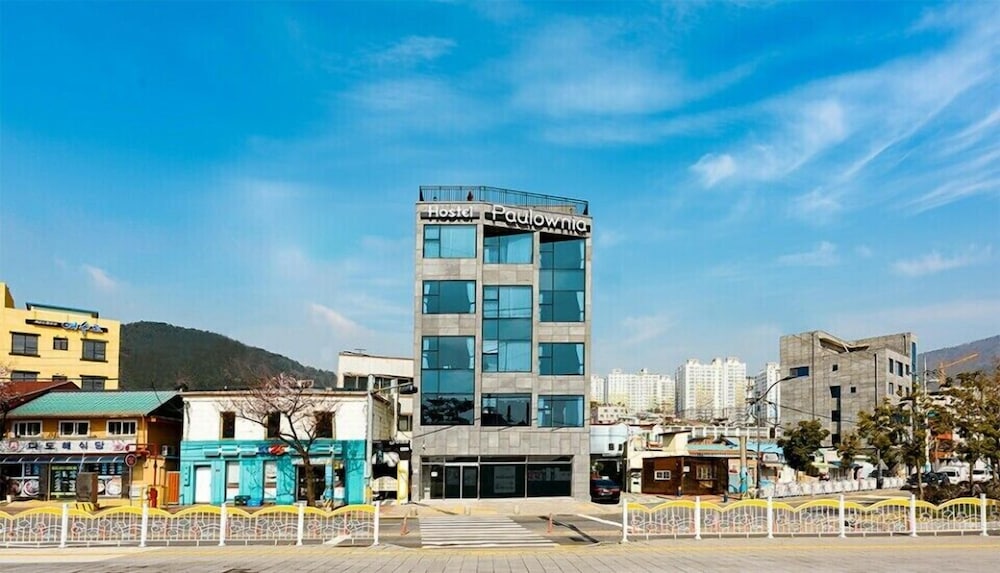 Paulownia Hostel & Guest House