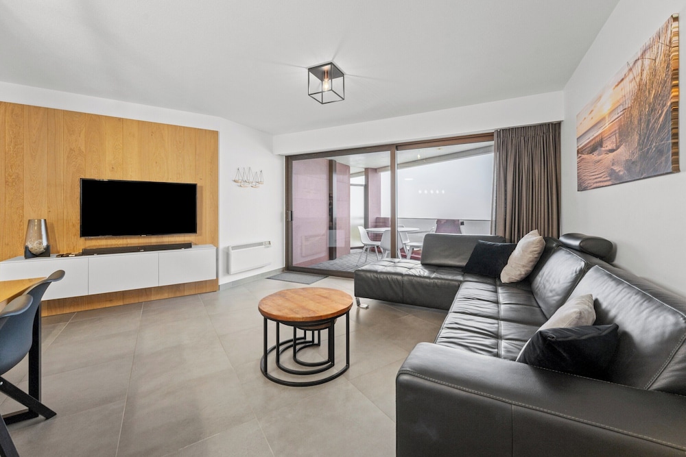 Pretty Apartment With sea View