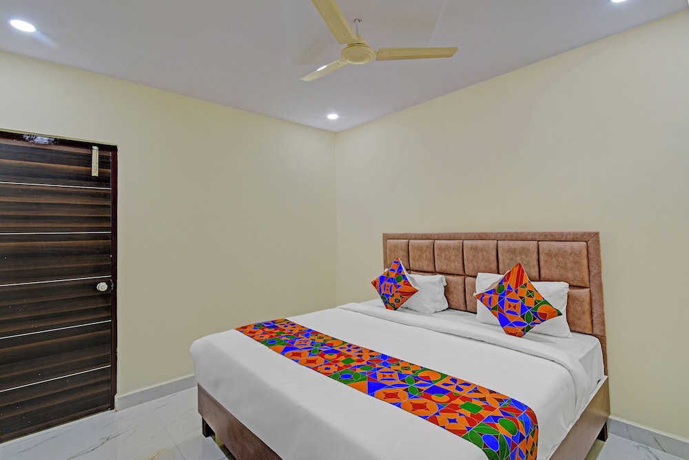 Fabhotel Srikara Grand Luxury Rooms