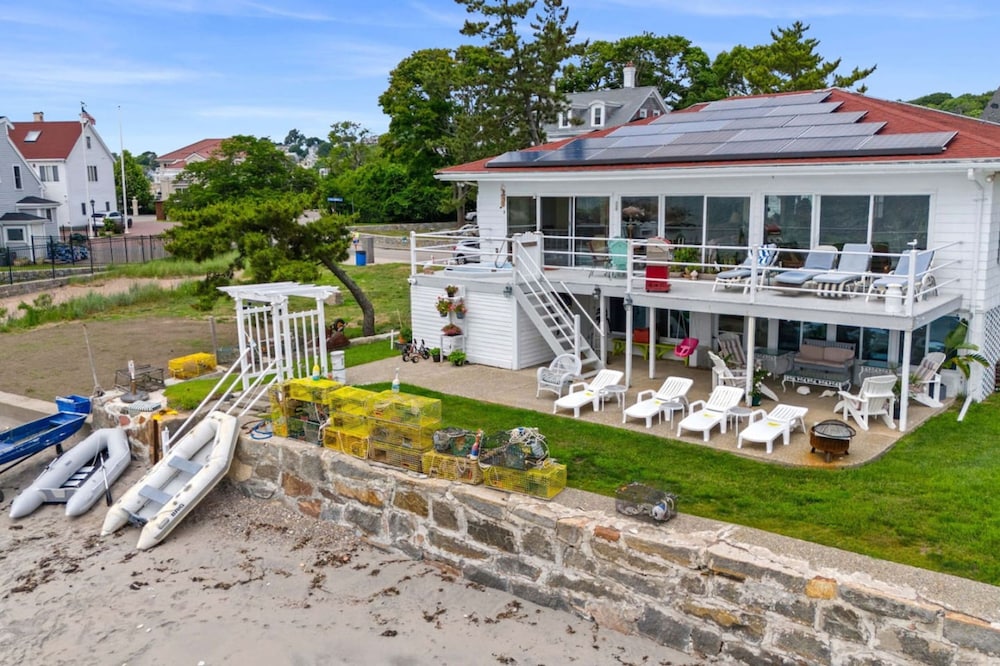 Coastal Charm Lobster Ch Teau