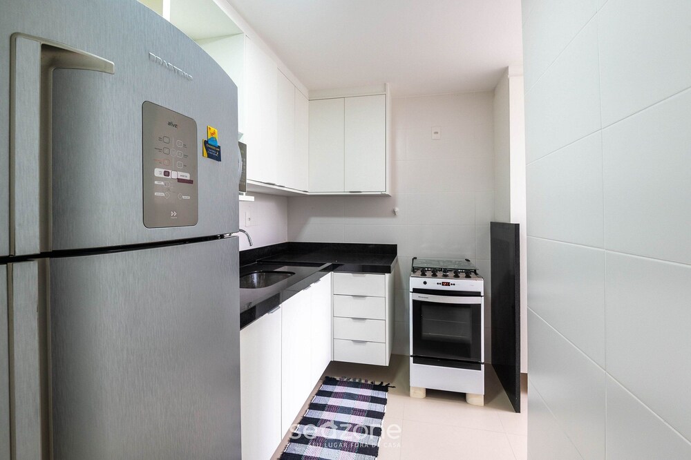 Apart With 2 Bedrooms 400 m From the Beach Ina1306
