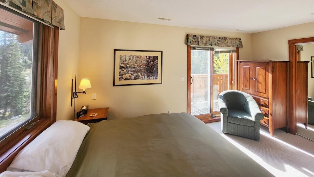 Sun Peaks Vacations - Timberline Village 46 4 Bedroom Home - Property Image 29