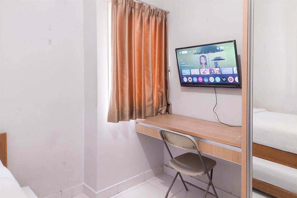 Cozy Living 2Br Apartment Without Living Room At Aeropolis Residence