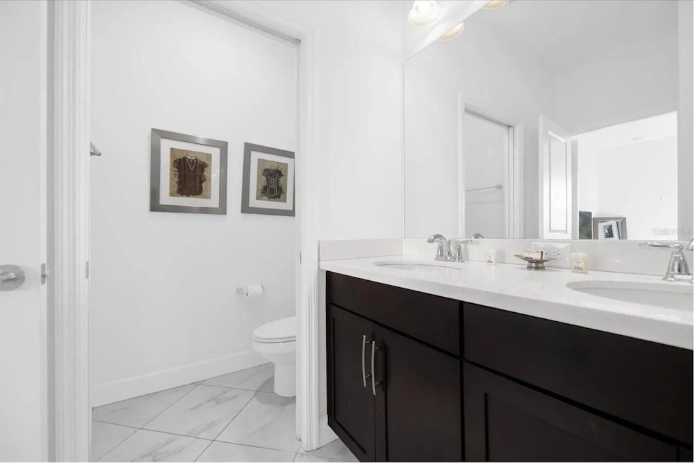 450cd-the Enclaves At Festival 5 Bedroom Townhouse