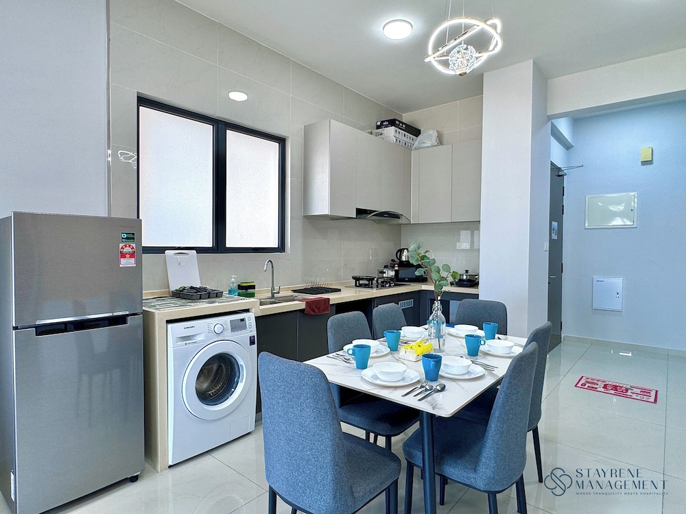 Country Garden Danga Bay Sea View Homestay by Stayrene