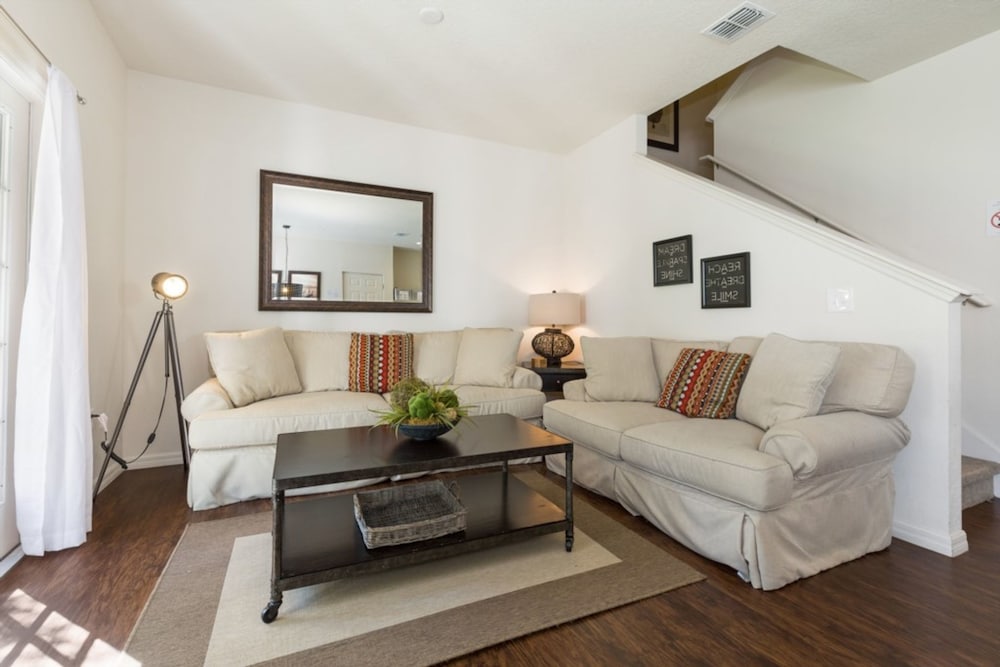 Lucaya Village 5366 - Image 3