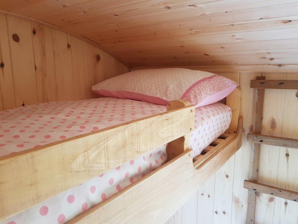 Cozy Cabin Retreat - Sleeps 2 & a Child view 5