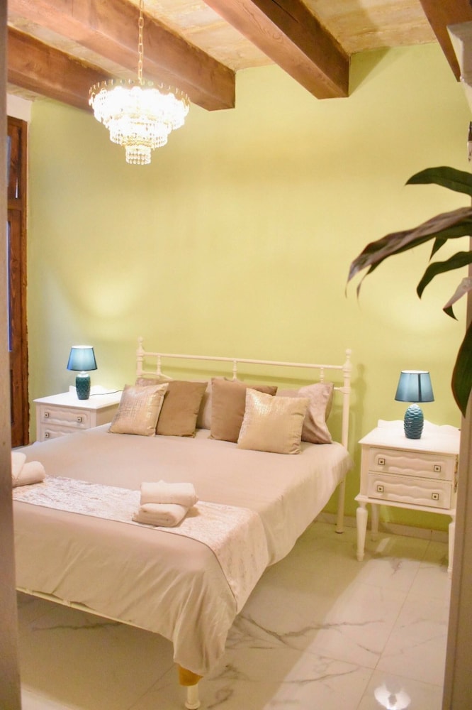 Compact And Cheerful House Close To Valletta view 2