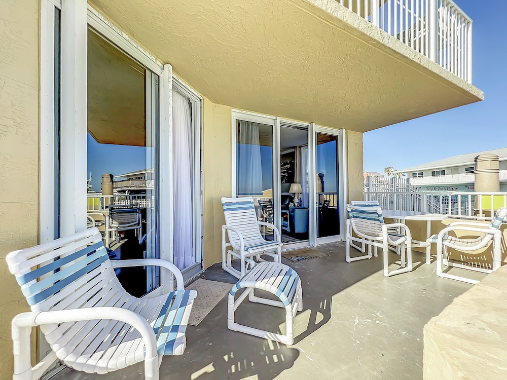 Oceania Beach Club