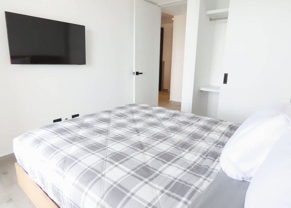 The Towers G406 NOK Fantastic 2BR Apartment by Vistacana Rentals