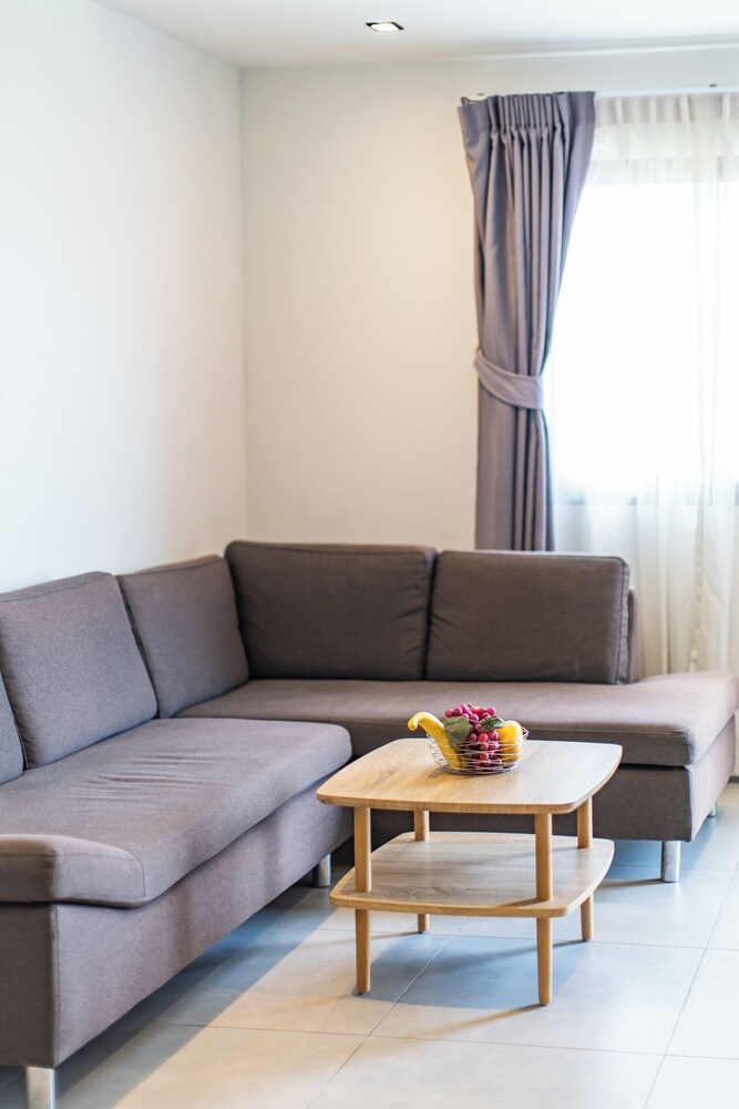 Modern Condo - 1BR T1-401