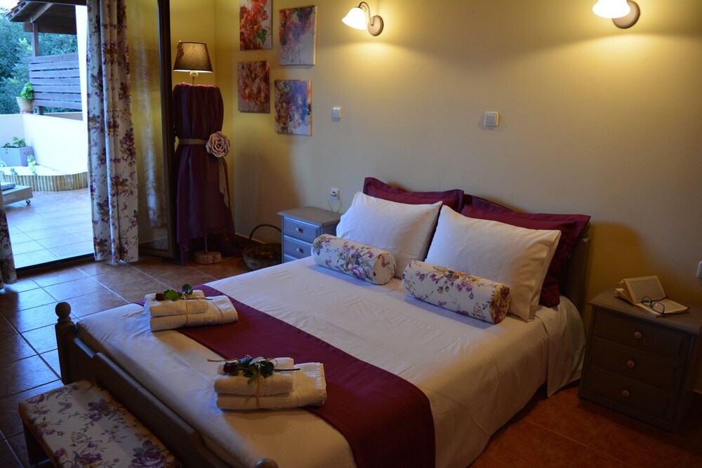 Elianthos Villa