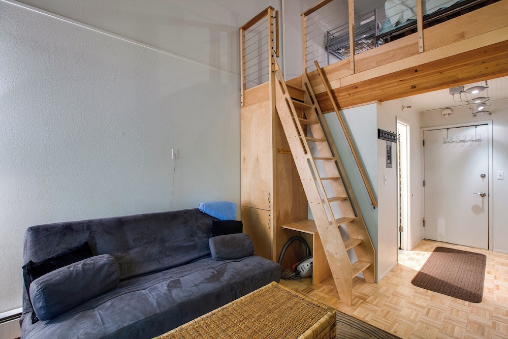 Mt Baker Lodging Condo 94 - A Great Condo Near Skiing and Hiking Now has Wifi