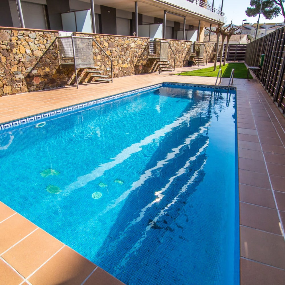 La Torre in Roses With 1 Bedrooms and 1 Bathrooms view 3
