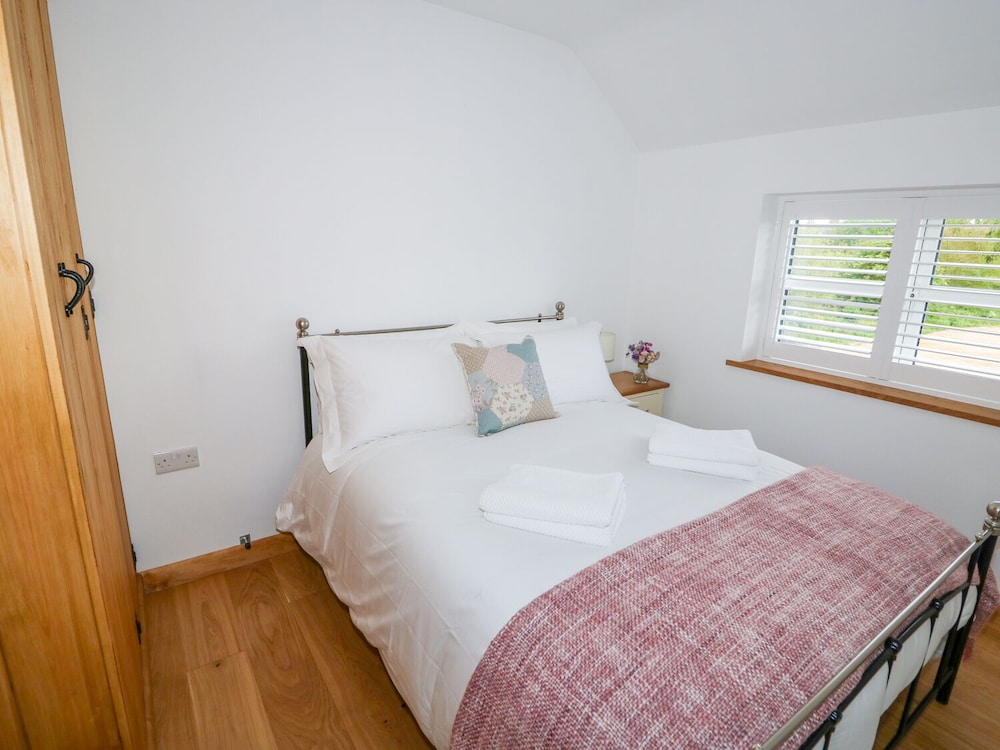 Duck Pond Cottage view 3