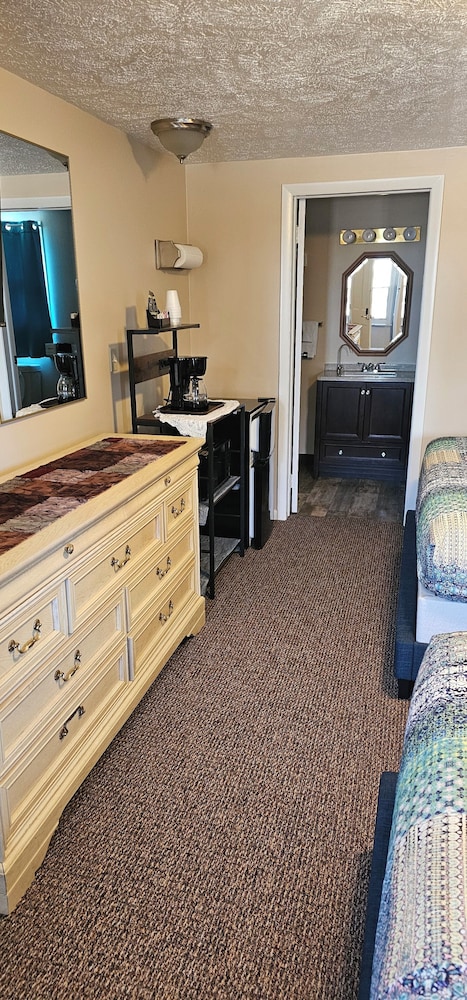 River Country Motor Lodge