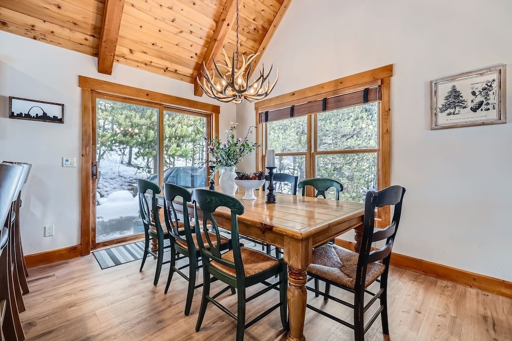 6 Cabin In The Pines 3 Bedroom Home