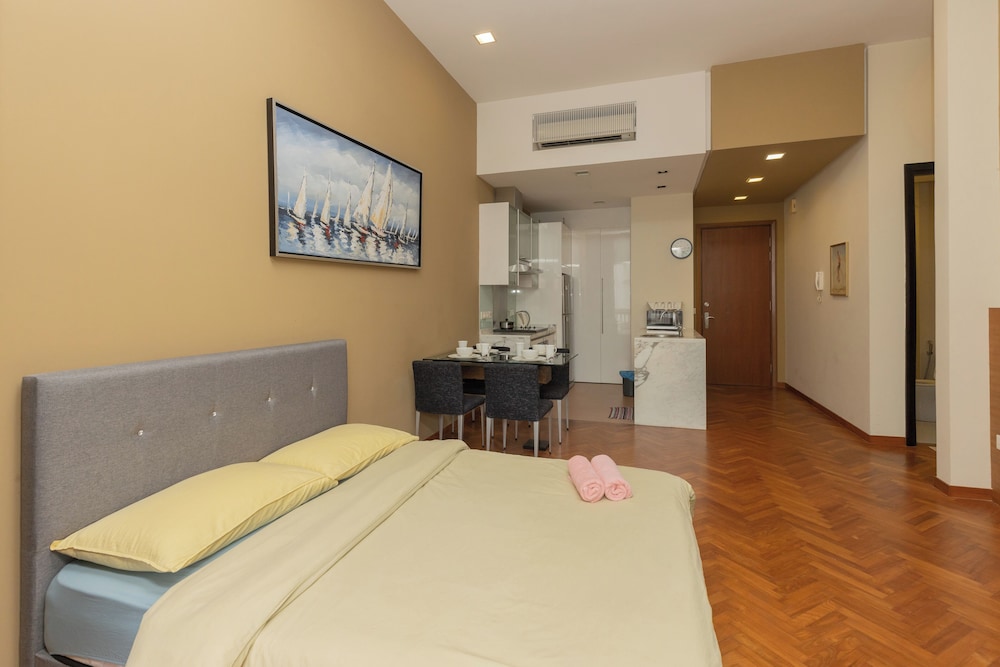 Straits Quay Waterside Suites