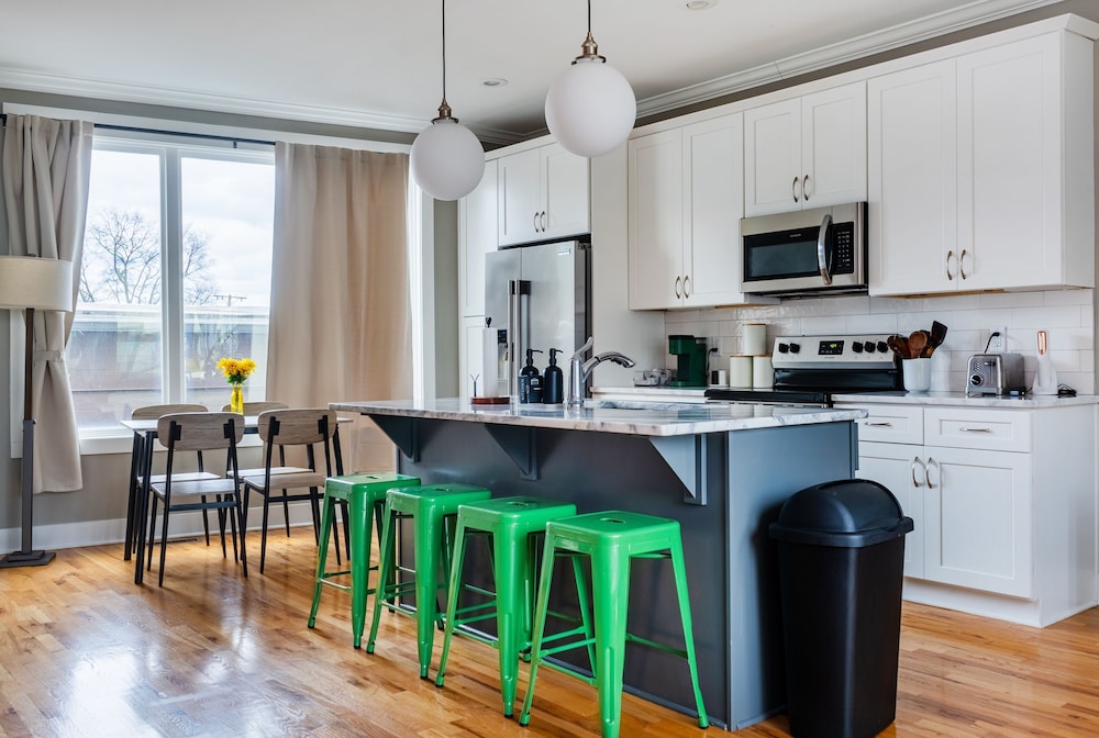 Modern Nashville Townhouse Rooftop Garage