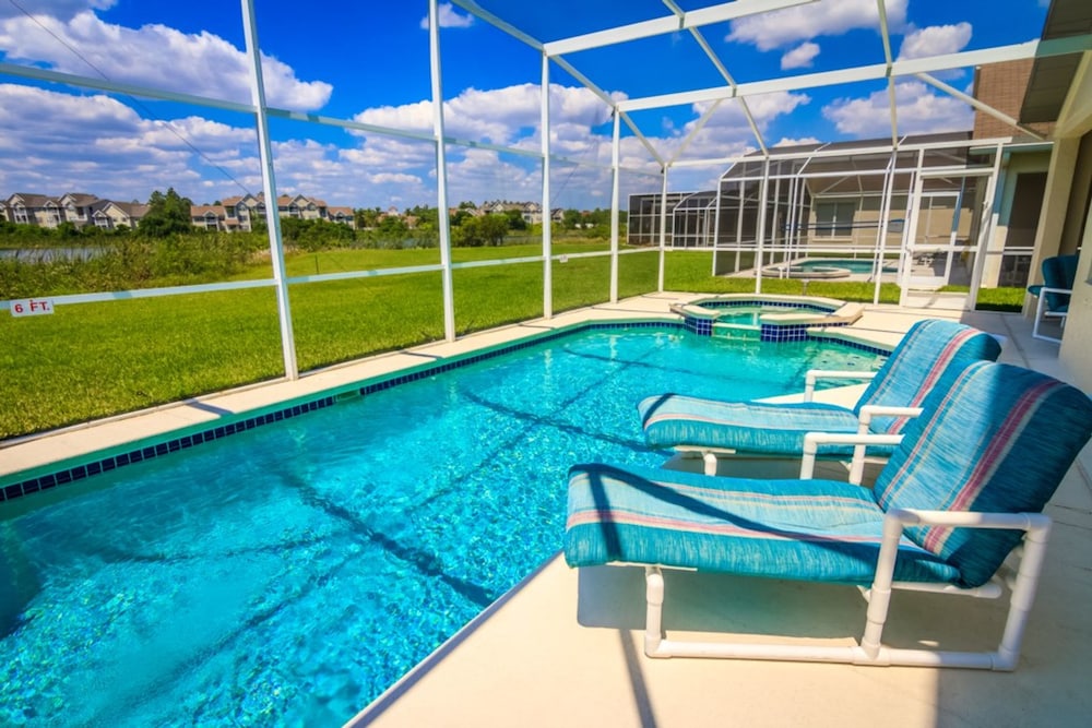 Pinewood Country Estates 714 - Image 2