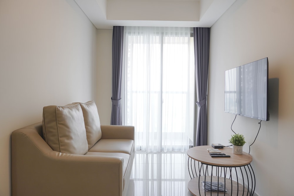 Fancy And Nice 1Br At Gold Coast Apartment view 4