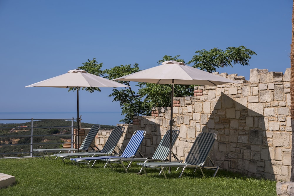 Athina Luxury Villas