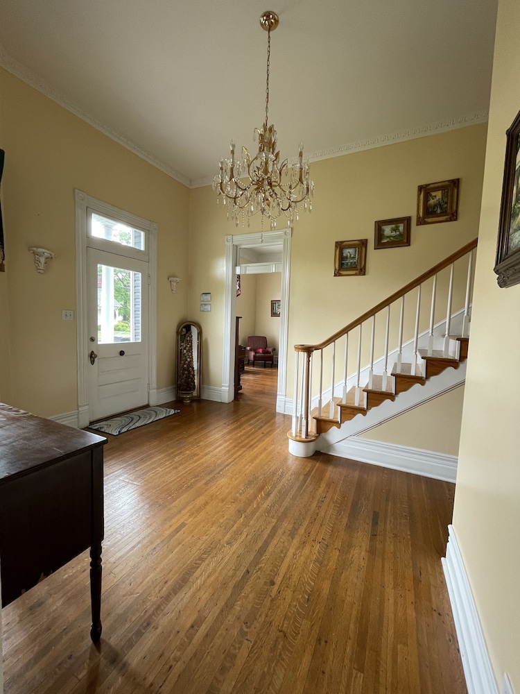 Carriage Lane Inn