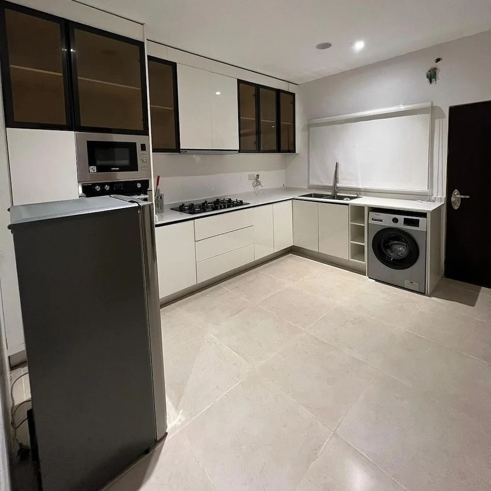Marcliff Apartments