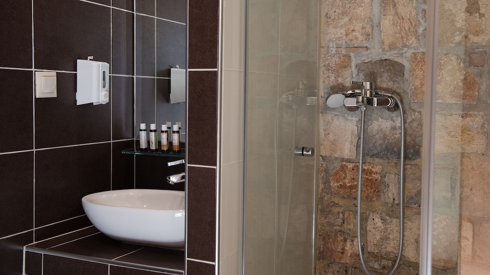 ENALIO Suites