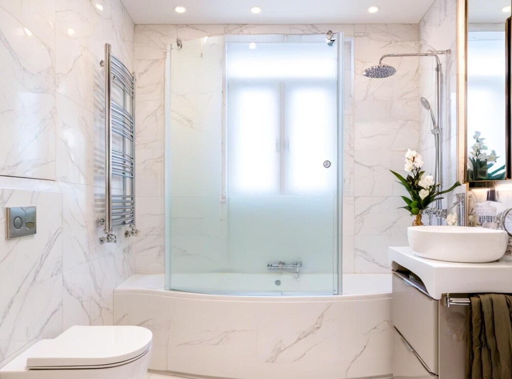 Luxury City View Apartment in London