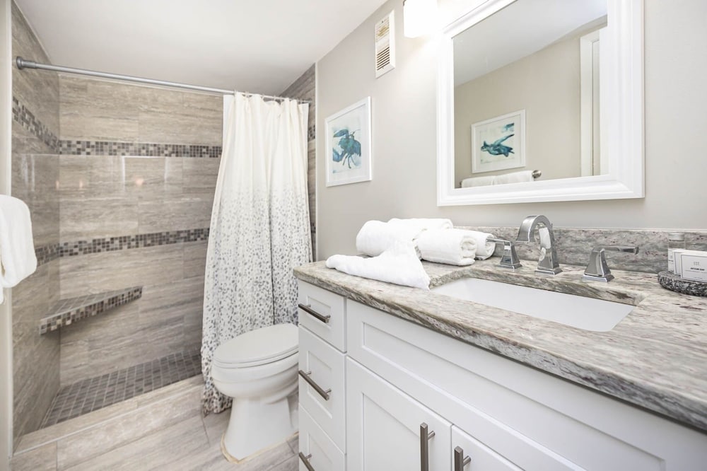 Island Winds East 610 2 Bedroom Condo