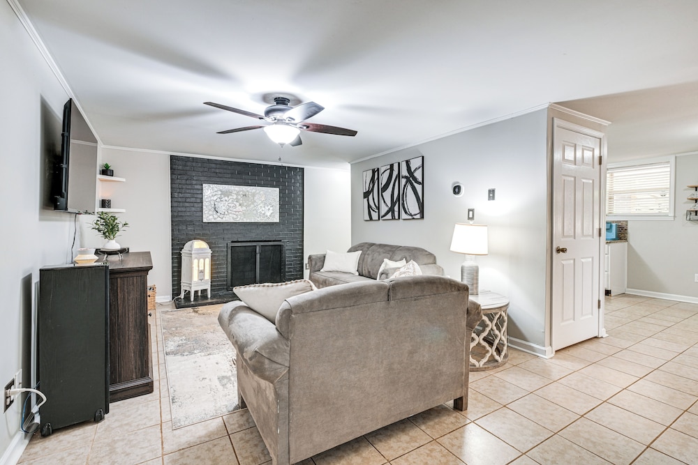3 Mi to Dtwn: Hickory Home Base w/ Patio!