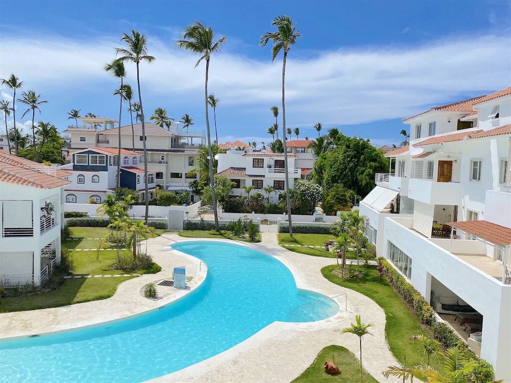 Los Corales Tropical Beach Resort & SPA